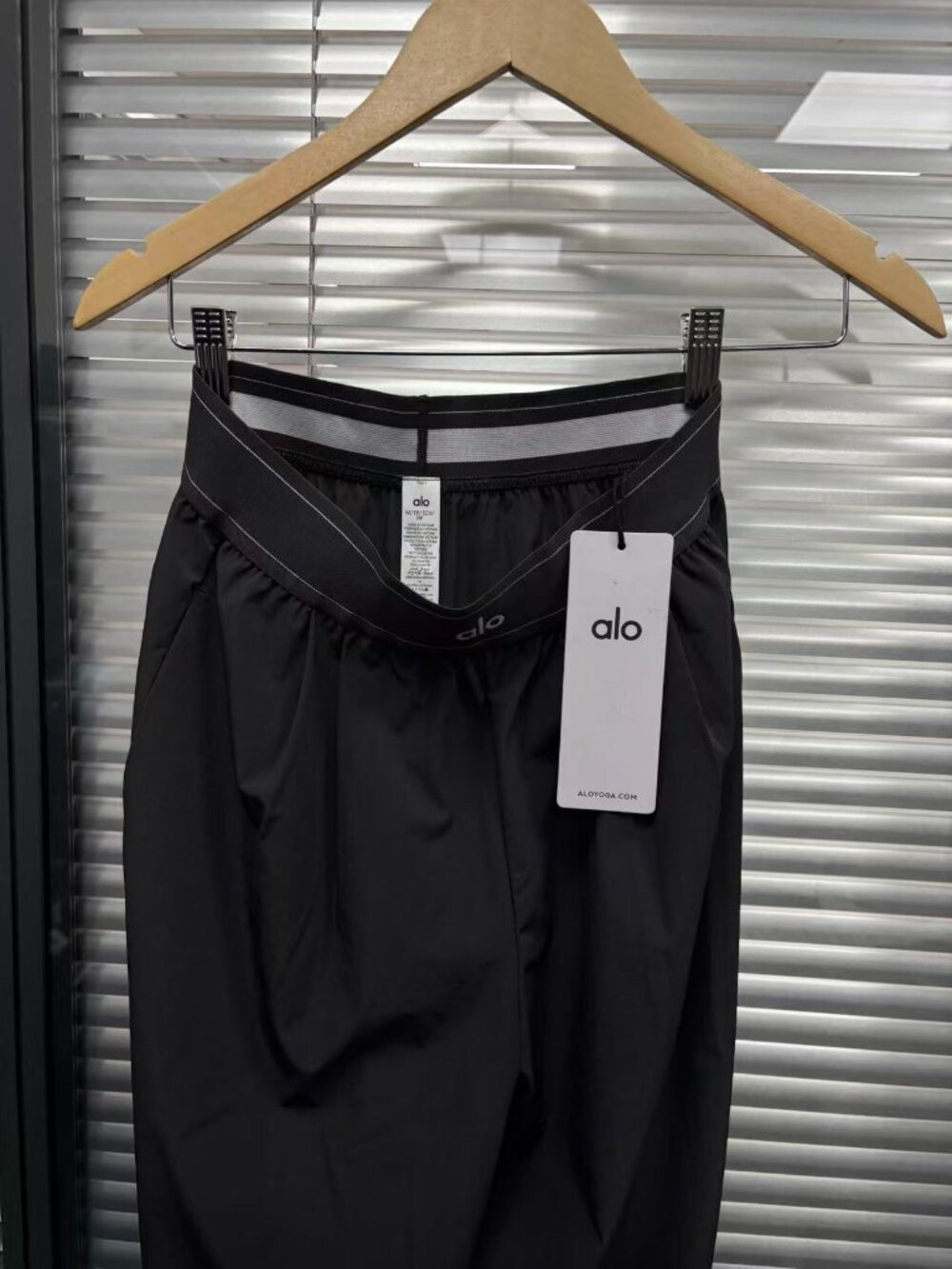 ALO Yoga Women's Pants, Dark Grey ✨ Regular 30 inches in length - Picture 5 of 8